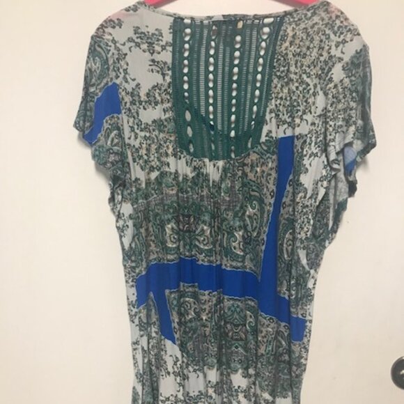 Women One World Asymmetrical Hem Crochet BackTassel Neck Pleated Tunic. 1X - Picture 5 of 5